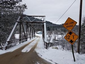 EASTRIVER LOOP 1 LANE BRIDGE.jpg